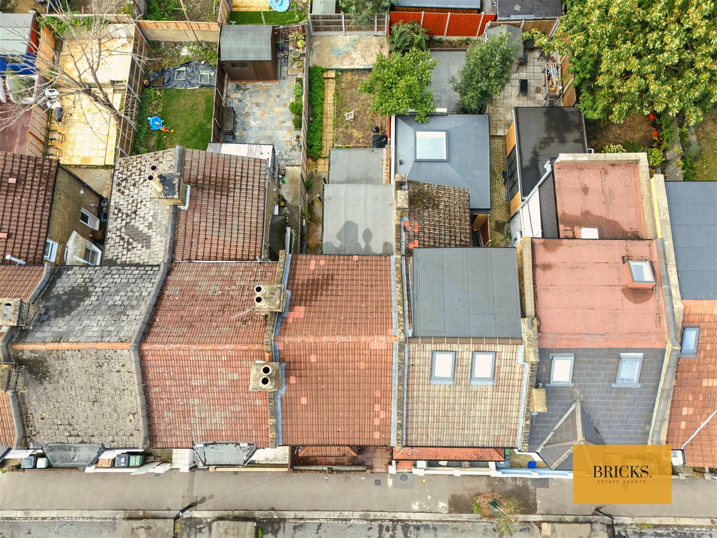 BRnZuUHXgUK81-Gi5ossVg